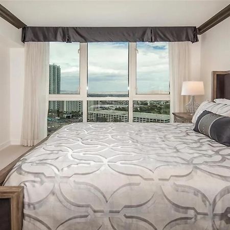 Stunning Four Bedroom Fully Professionally Remodeled Apartment لاس فيغاس المظهر الخارجي الصورة
