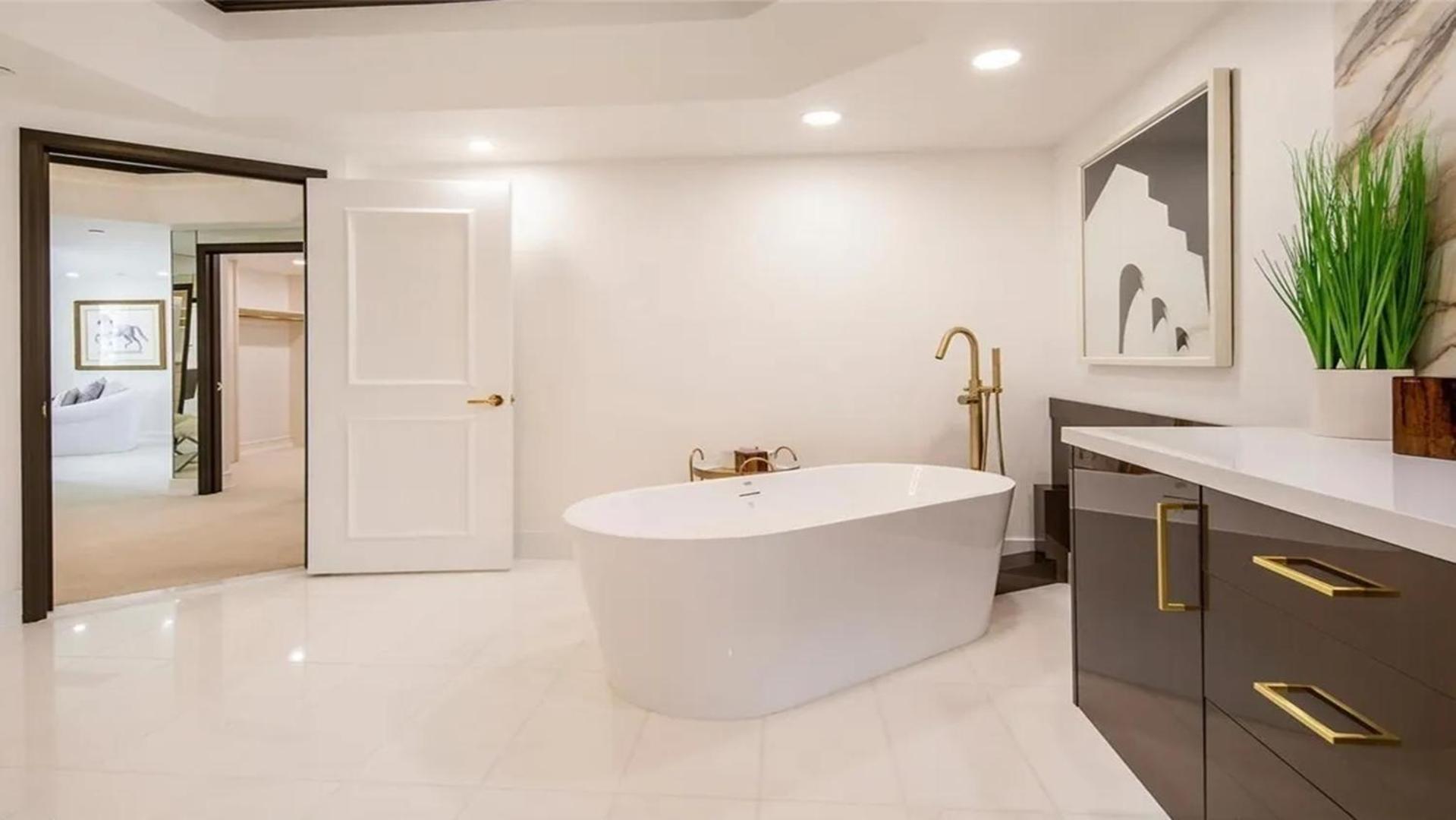 Stunning Four Bedroom Fully Professionally Remodeled Apartment لاس فيغاس المظهر الخارجي الصورة