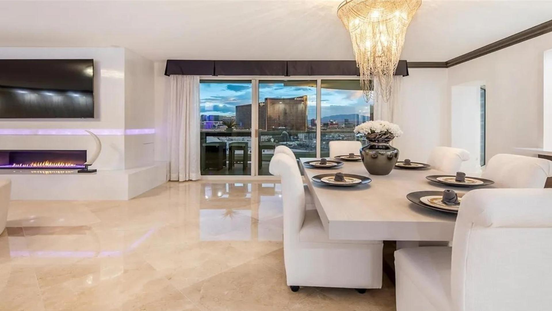 Stunning Four Bedroom Fully Professionally Remodeled Apartment لاس فيغاس المظهر الخارجي الصورة