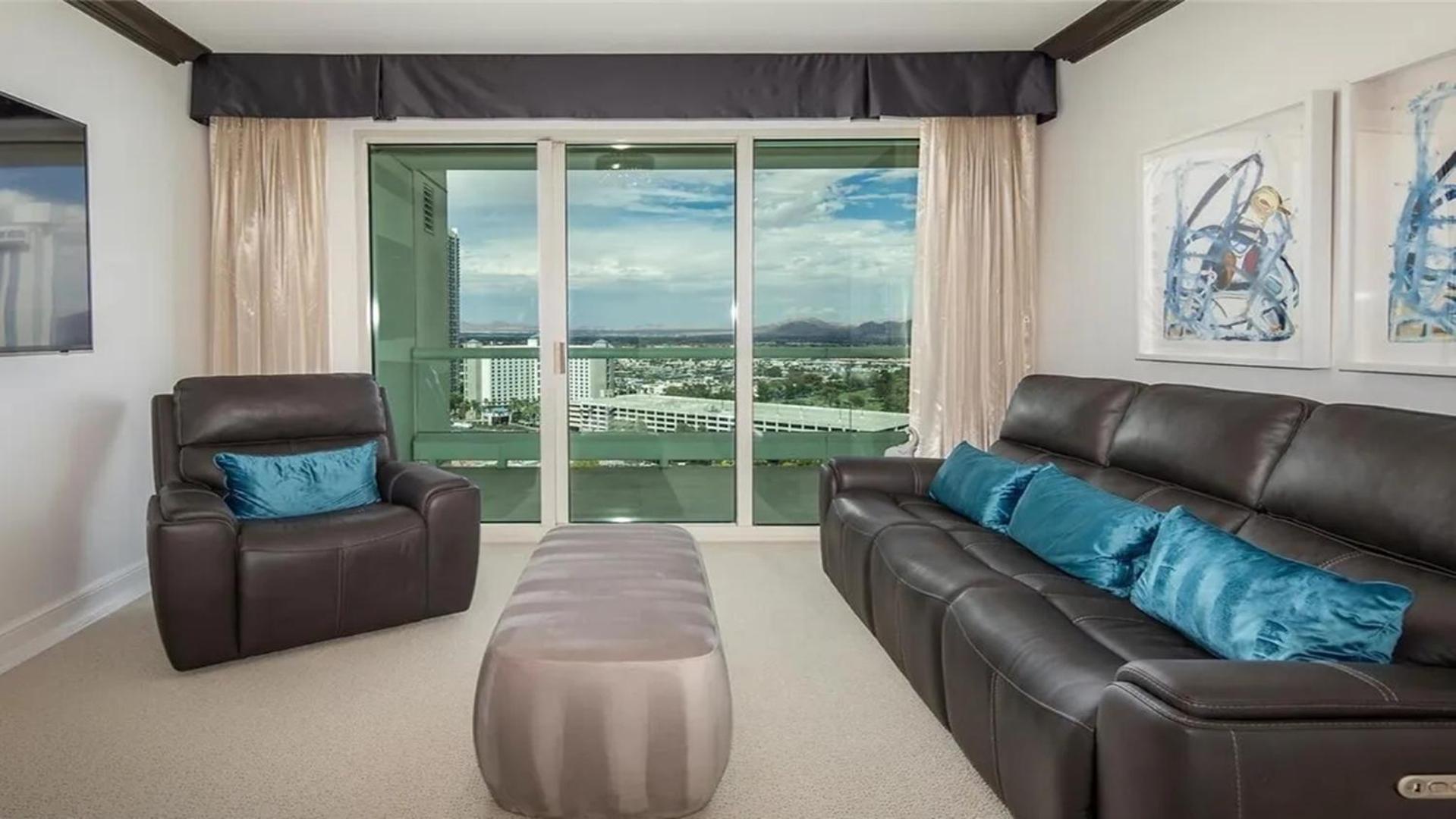 Stunning Four Bedroom Fully Professionally Remodeled Apartment لاس فيغاس المظهر الخارجي الصورة