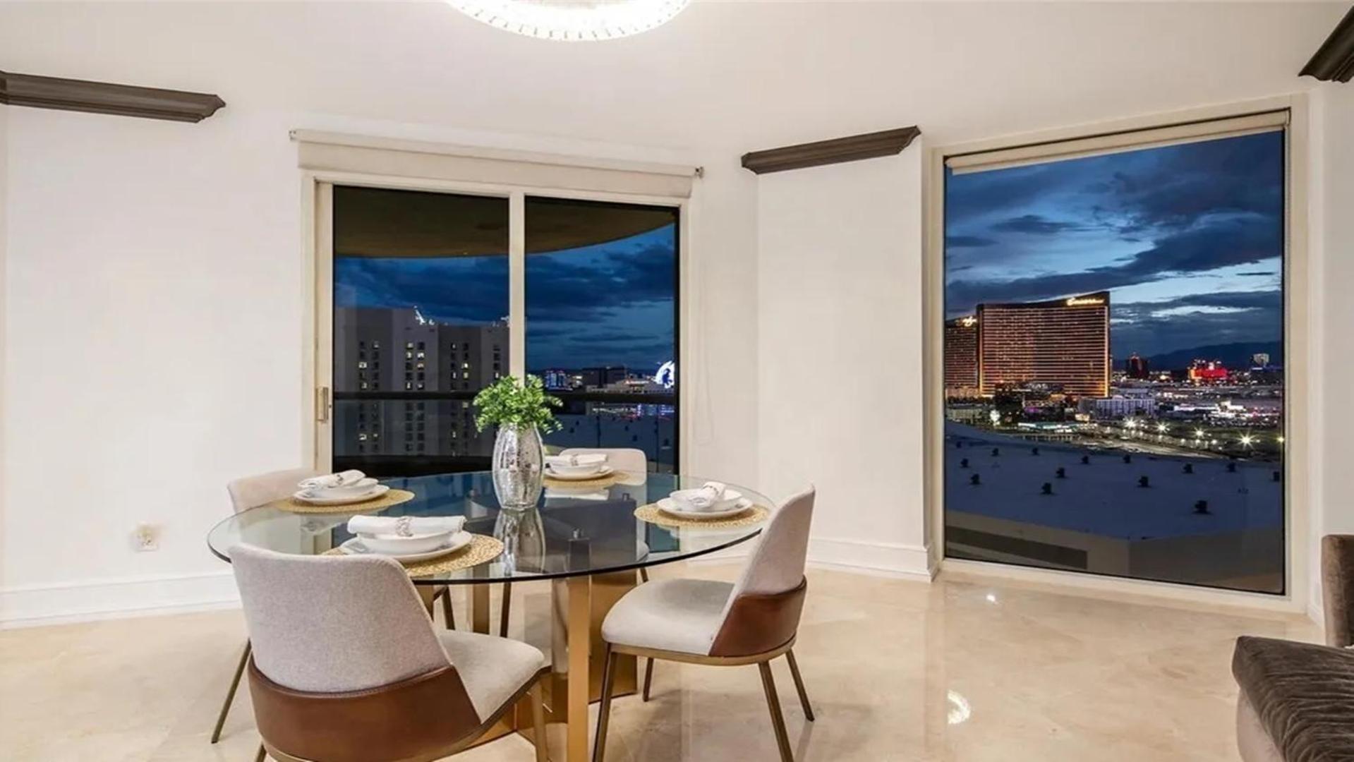 Stunning Four Bedroom Fully Professionally Remodeled Apartment لاس فيغاس المظهر الخارجي الصورة