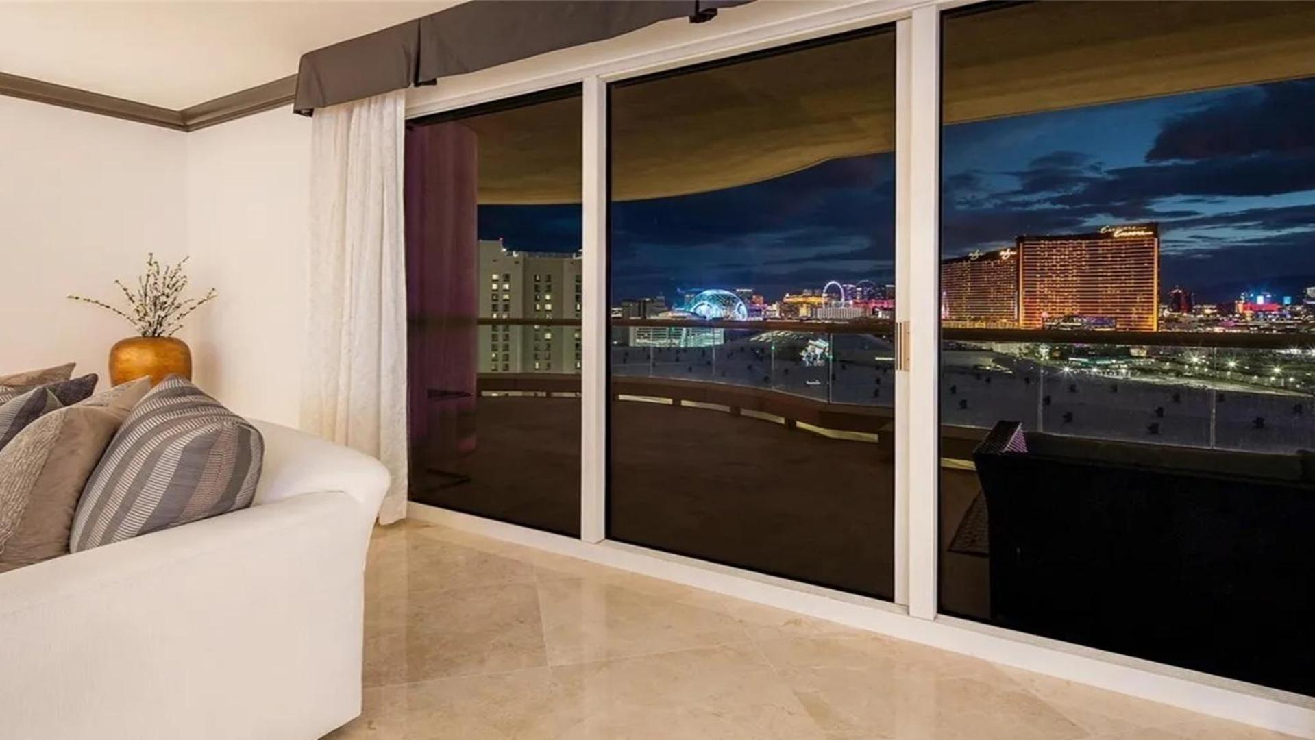 Stunning Four Bedroom Fully Professionally Remodeled Apartment لاس فيغاس المظهر الخارجي الصورة
