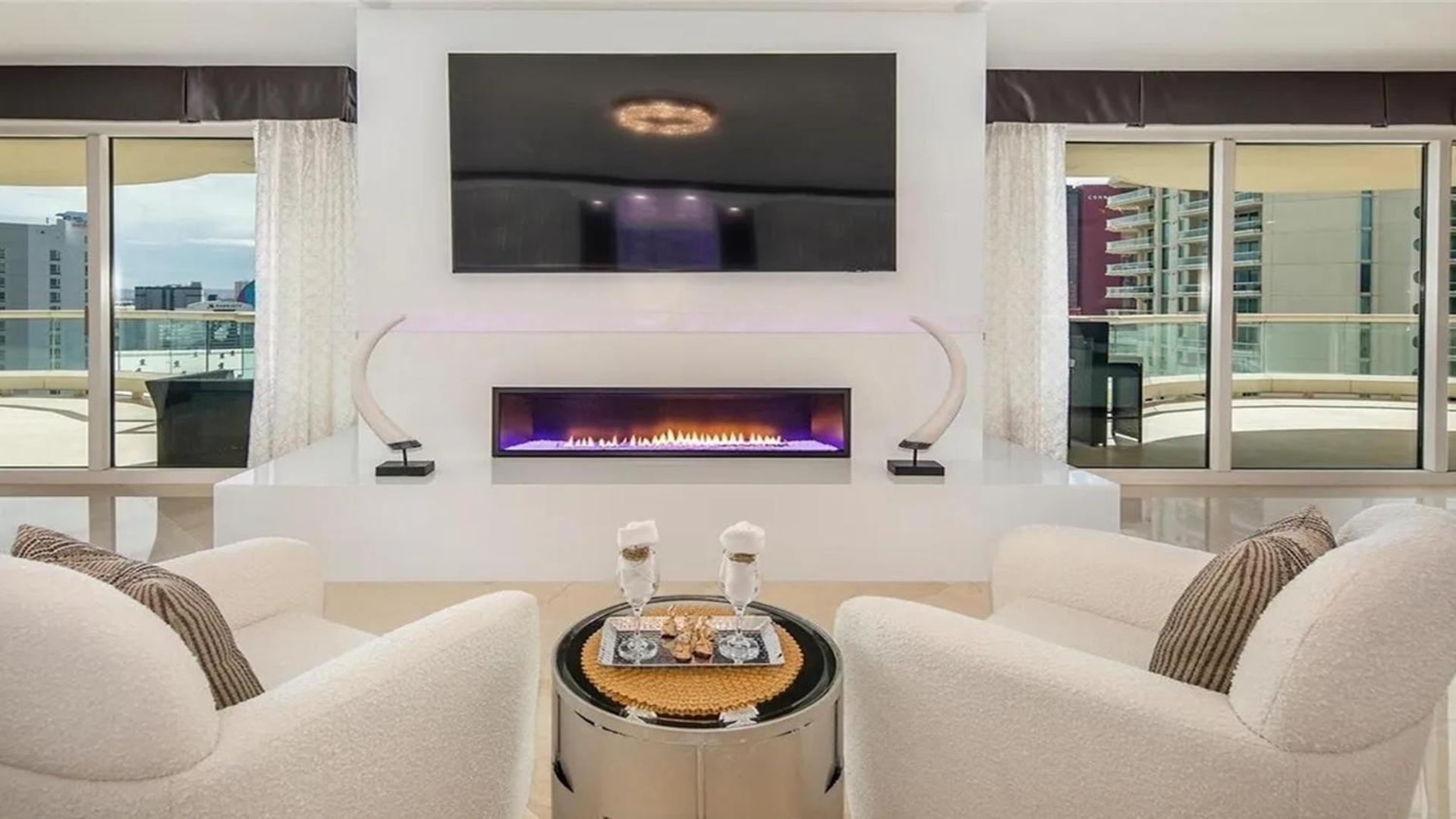 Stunning Four Bedroom Fully Professionally Remodeled Apartment لاس فيغاس المظهر الخارجي الصورة